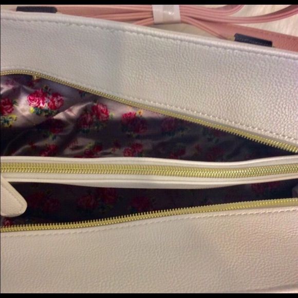 (Last One!) NEW💋Betsey Johnson Plush 2pc Set - Picture 4 of 7